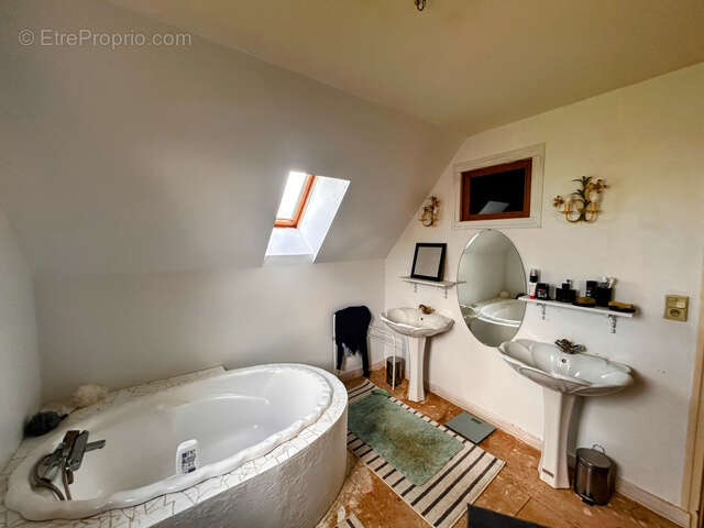 Maison à SARROUX