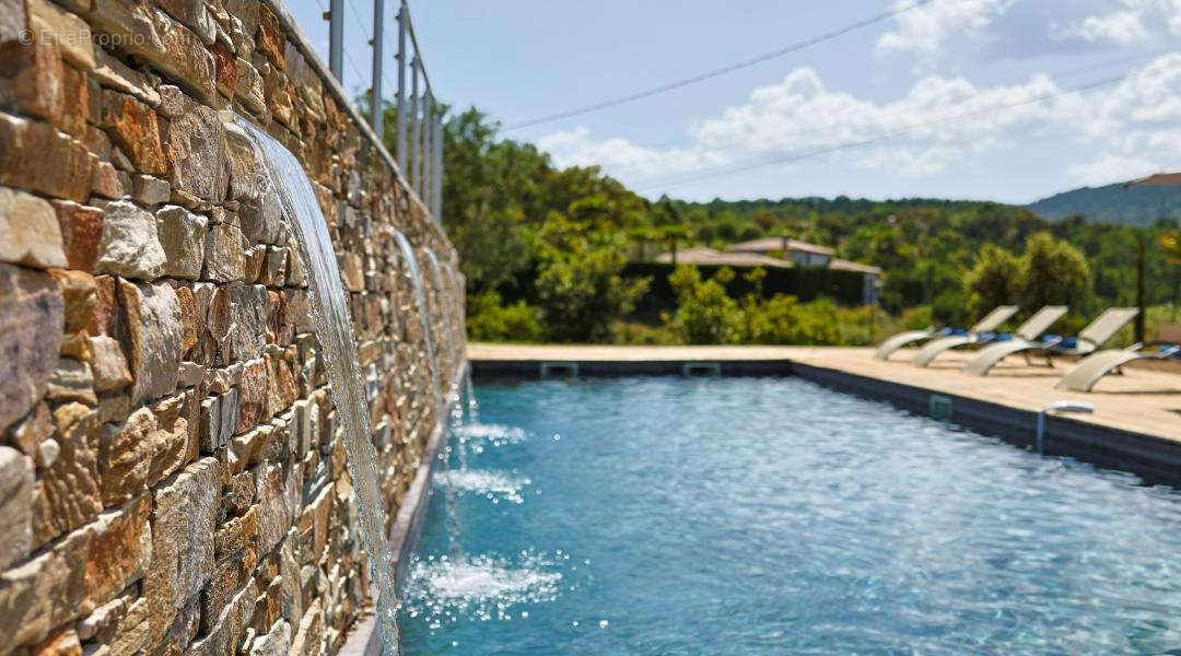 Maison à PLAN-DE-LA-TOUR