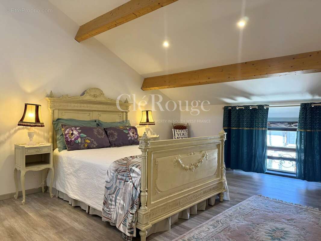 Eymet – Immeuble de rapport au cœur de la bastide avec maison, studio et local commercial - photo 14