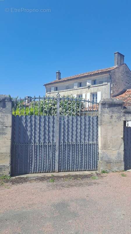 Entre Chateauneuf et Cognac charmante maison charentaise - photo 10