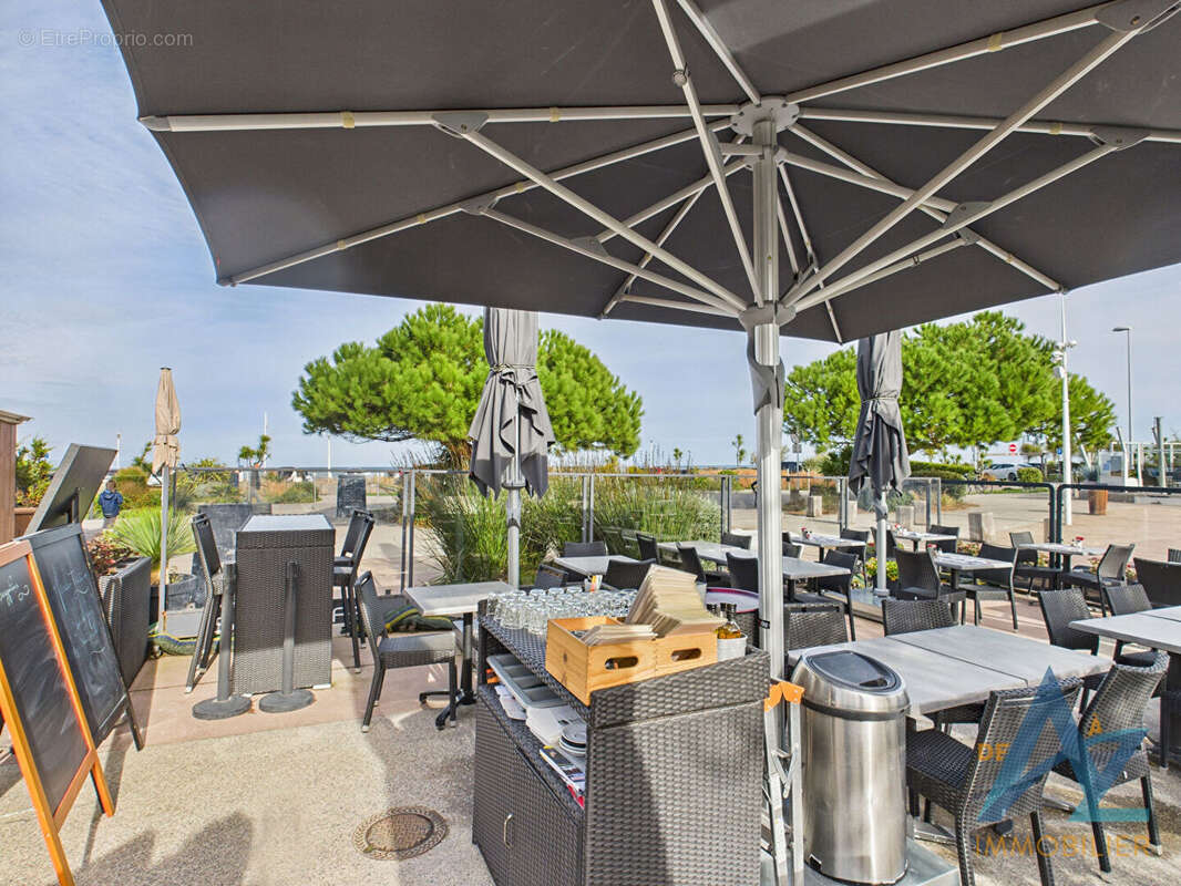 Commerce à MERVILLE-FRANCEVILLE-PLAGE