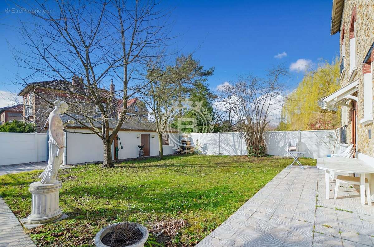 Maison à ERMONT