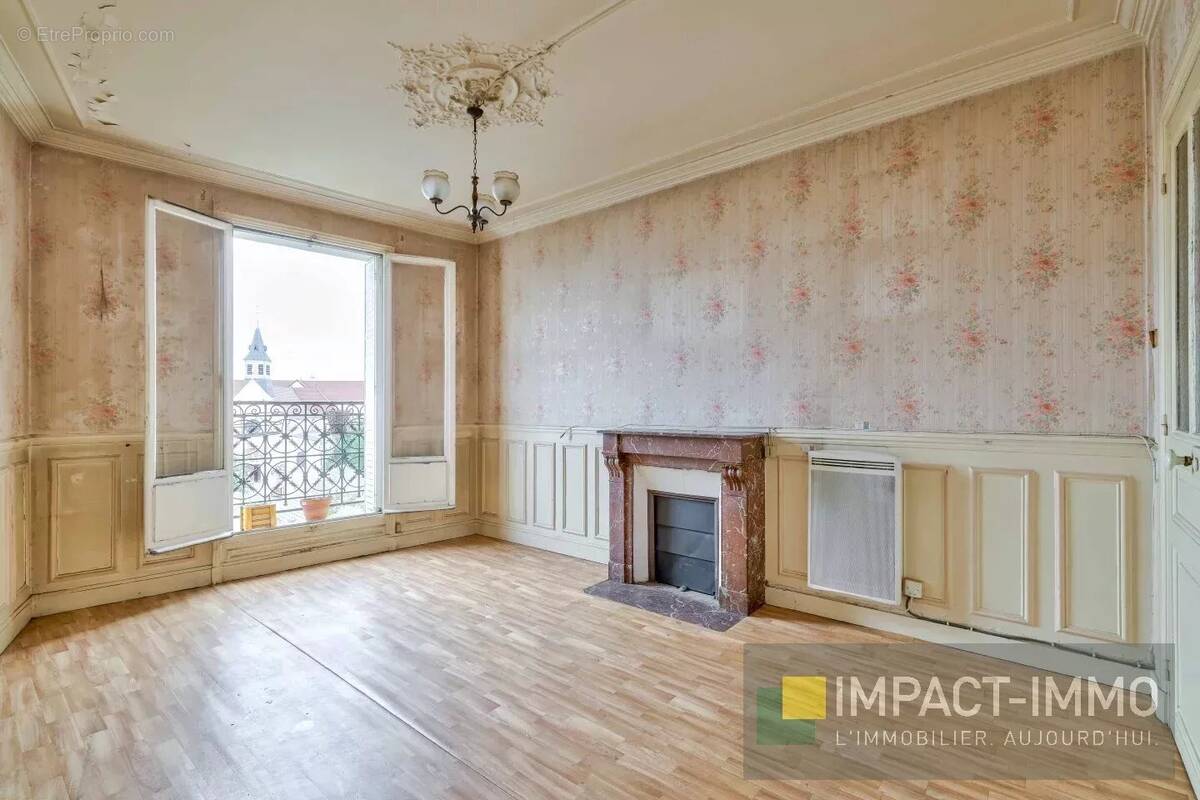 Appartement à LA GARENNE-COLOMBES