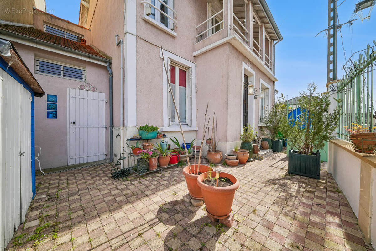Maison à SAVIGNY-SUR-ORGE