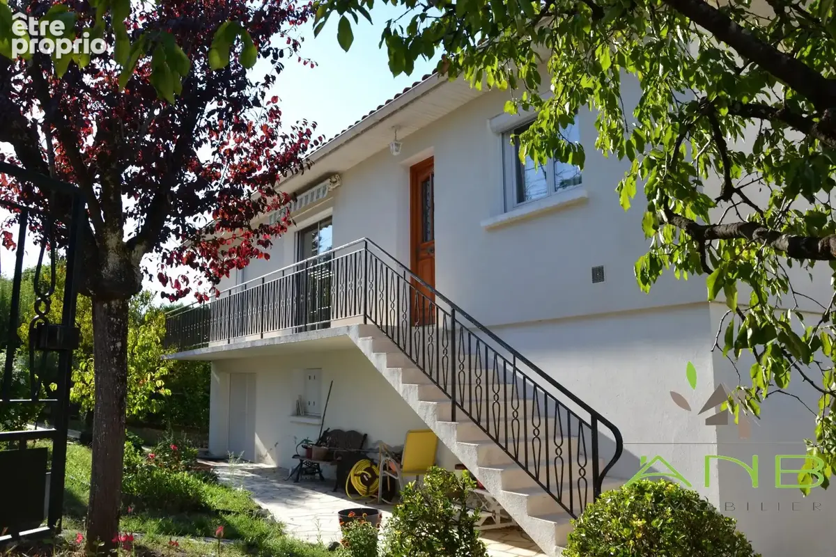 Maison à RUELLE-SUR-TOUVRE