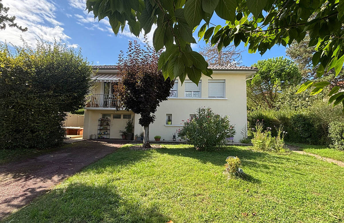 Maison à TASSIN-LA-DEMI-LUNE