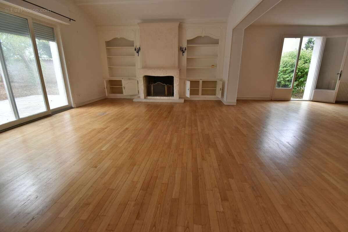 Maison à vendre 4 pièces proche de ANGOULEME (16) à Voeuil. 3 chambres, 1 garage. Terrain - photo 2