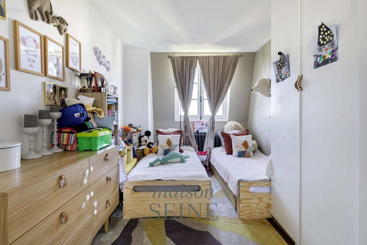 Appartement à NEUILLY-SUR-SEINE