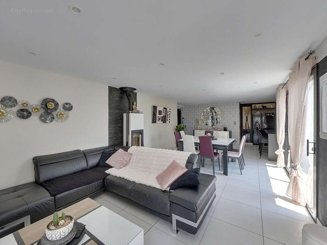 Contemporaine spacieuse sur son joli parc arboré et fleuri - photo 6
