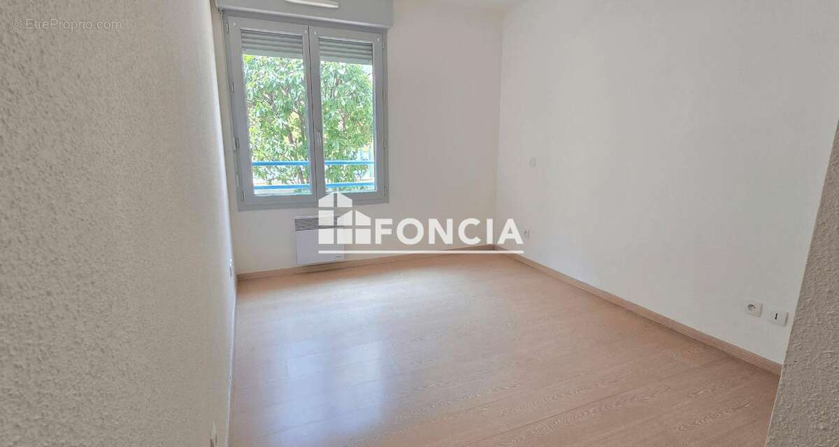 Lardennes - residence prisee - t2 - terrasse de 22 m2 - parking - cellier - piscine - photo 7