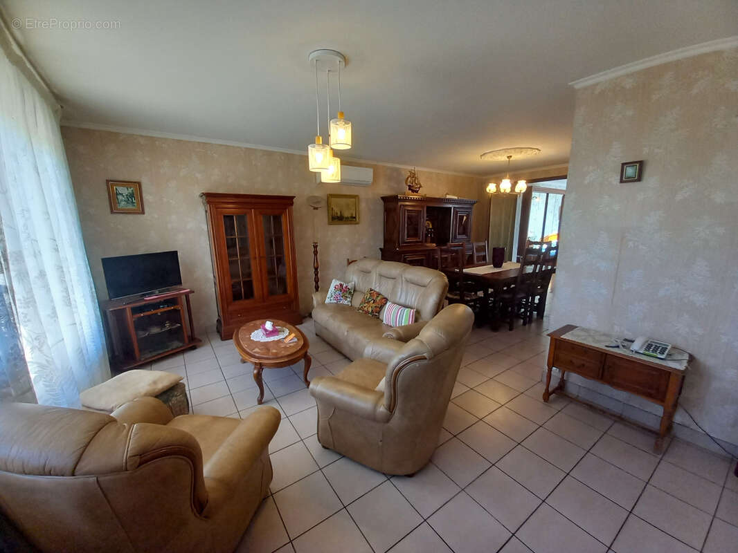 Maison à MONTAYRAL