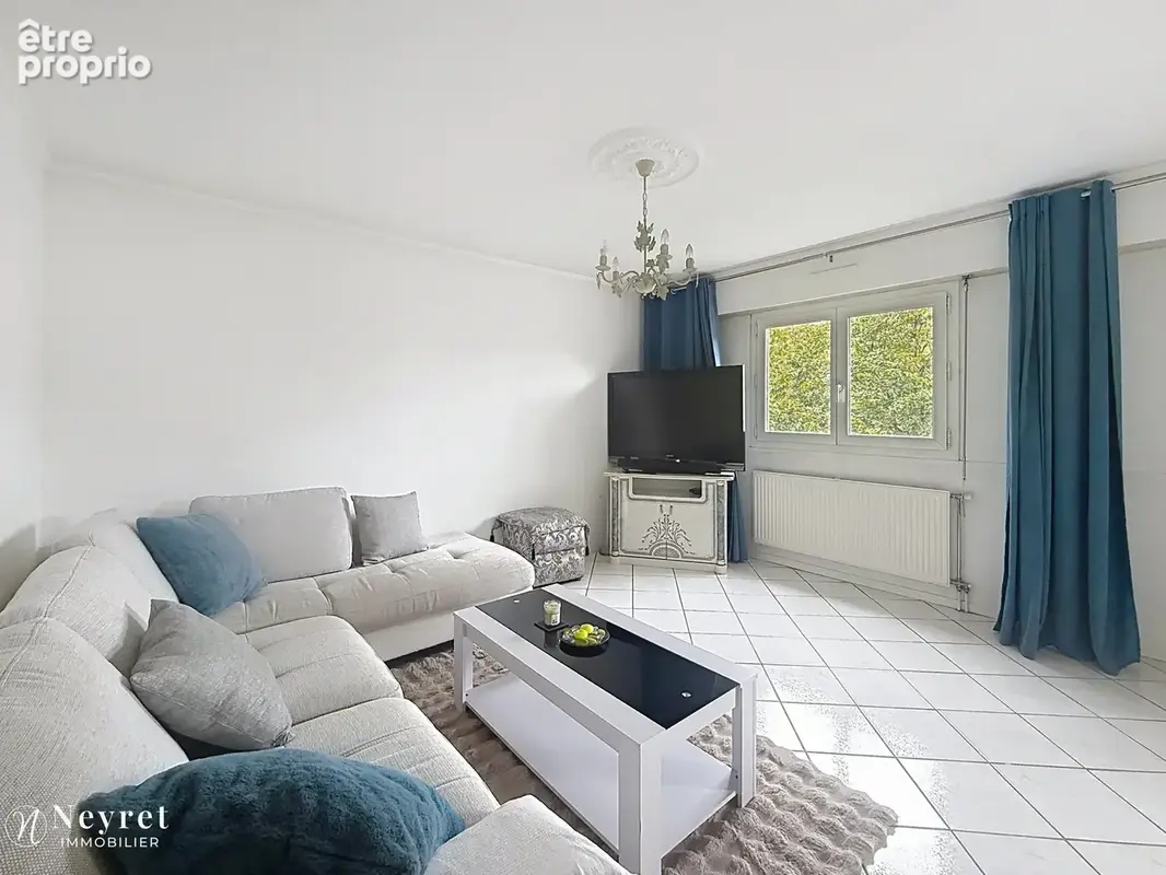 T4 avec garage et balcon chateaucreux - photo 2
