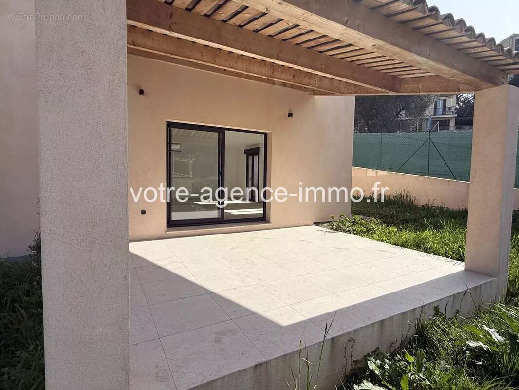 Maison à TOURRETTE-LEVENS