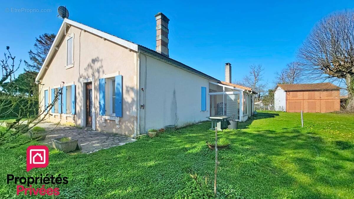 Maison à LES MATHES