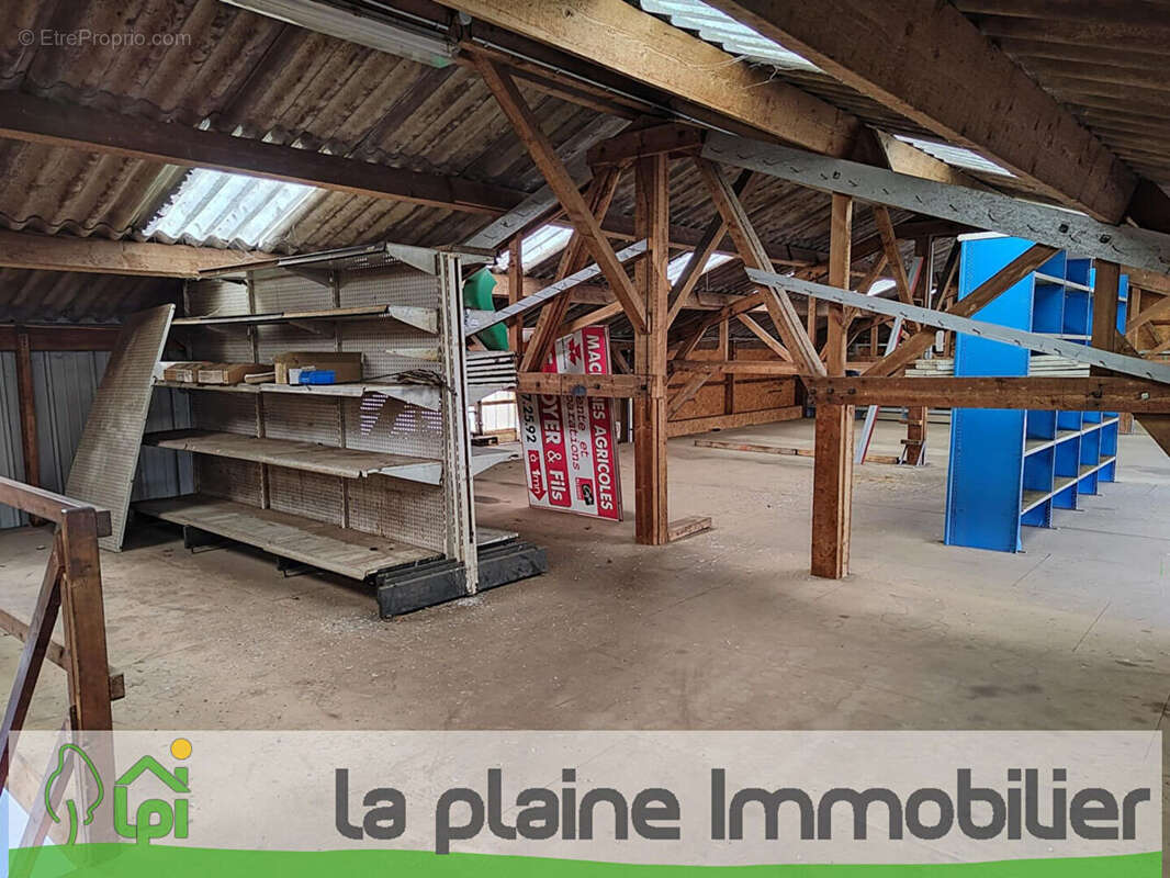 Commerce à MAGNY-LE-DESERT