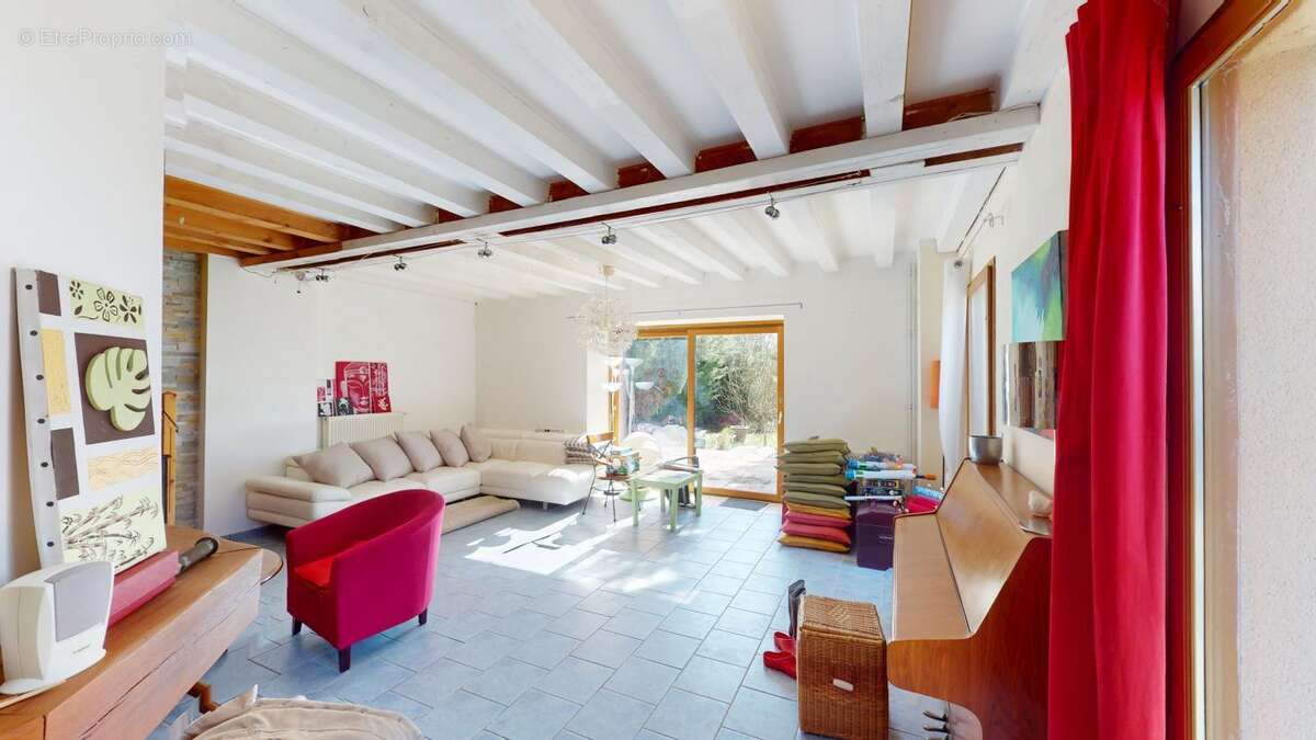 Maison à JALOGNES