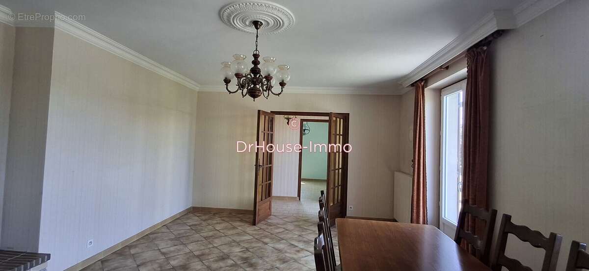 Maison à LANOUAILLE