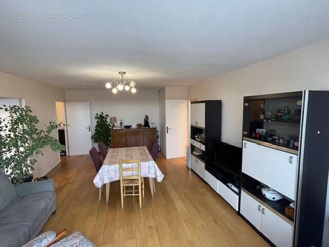 Appartement à LE BLANC-MESNIL