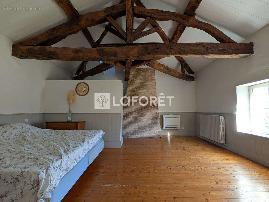 Maison à MONCRABEAU