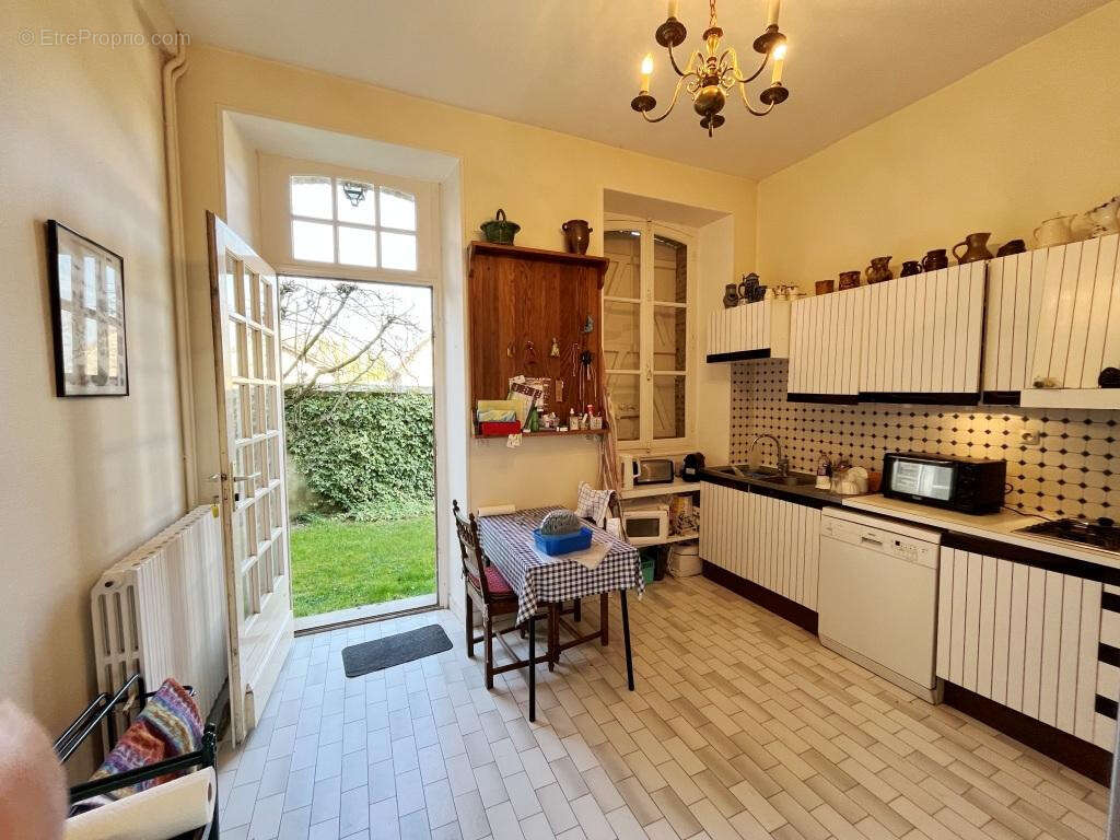 Belle propriété bourguignonne et son jardin de 1150 m2 à l'Est de Sens - photo 8