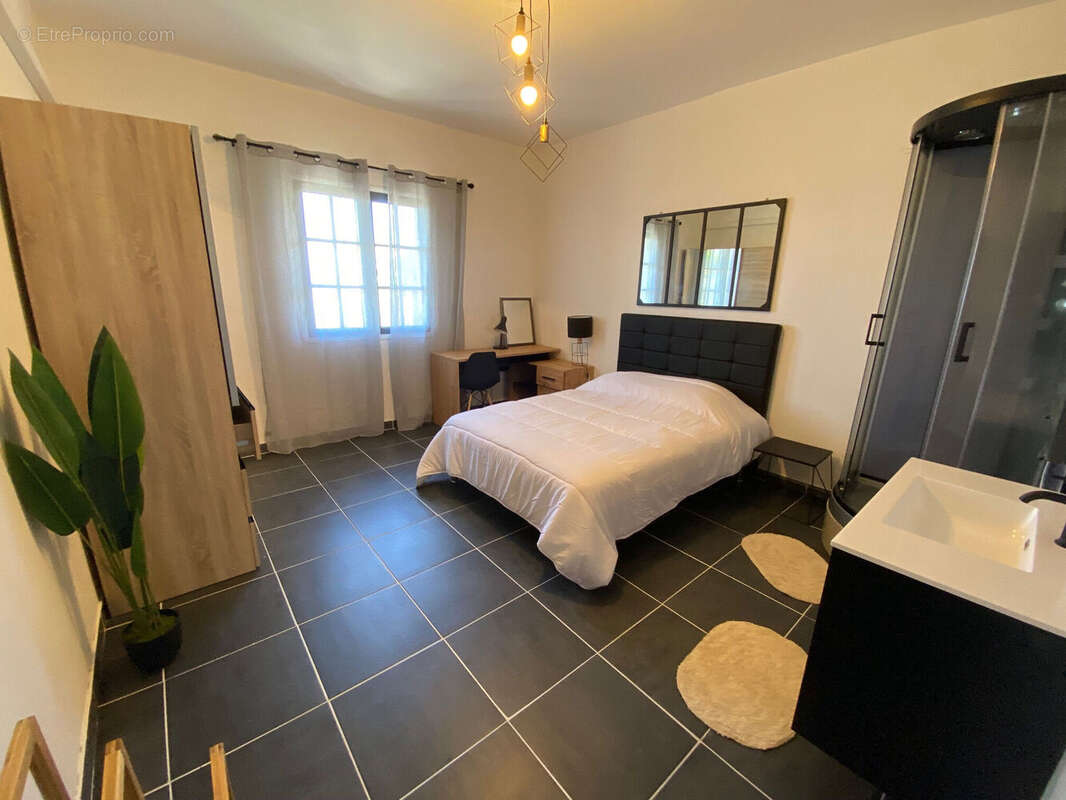 Photo 4 - Appartement à SAINT-DENIS