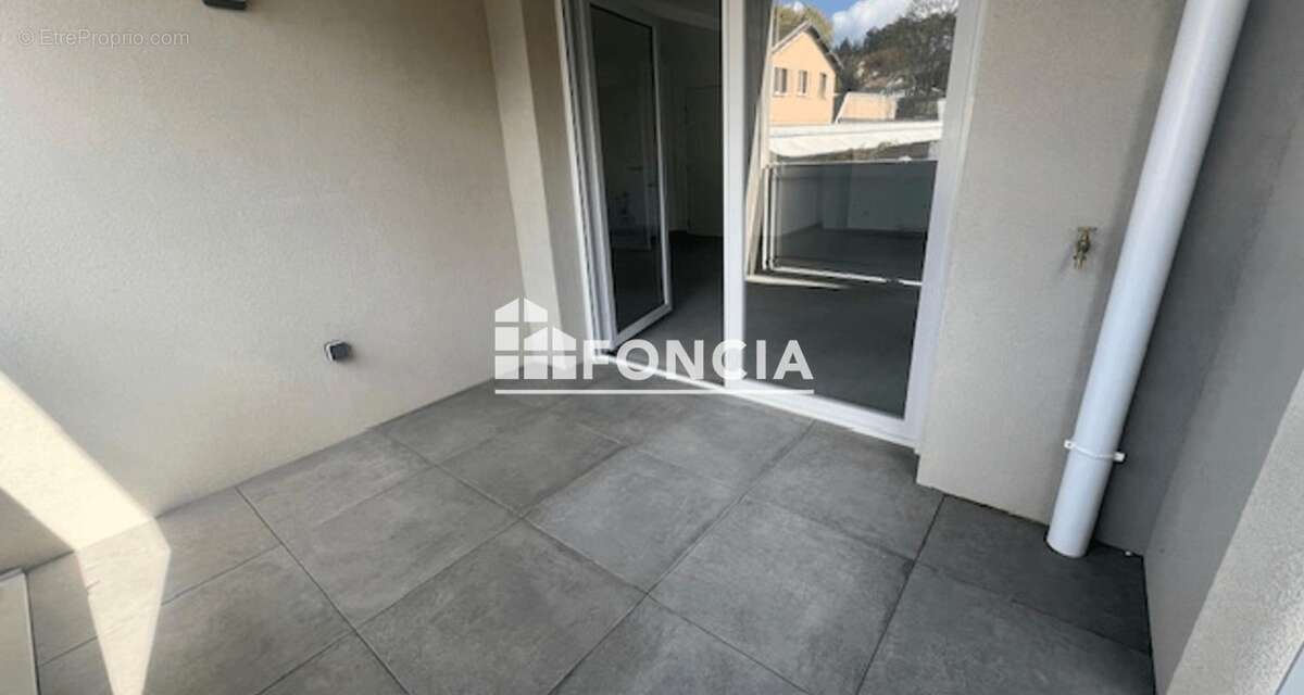 Appartement à RILLIEUX-LA-PAPE