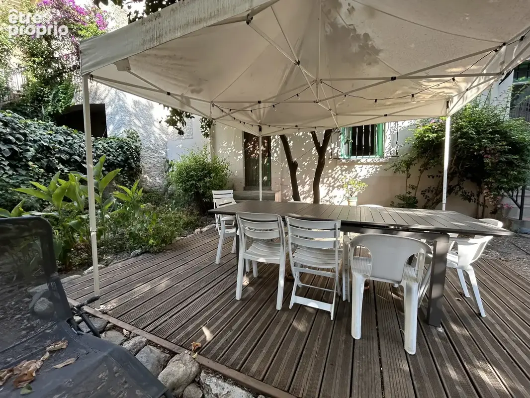 Bâtisse au cœur du village - photo 4