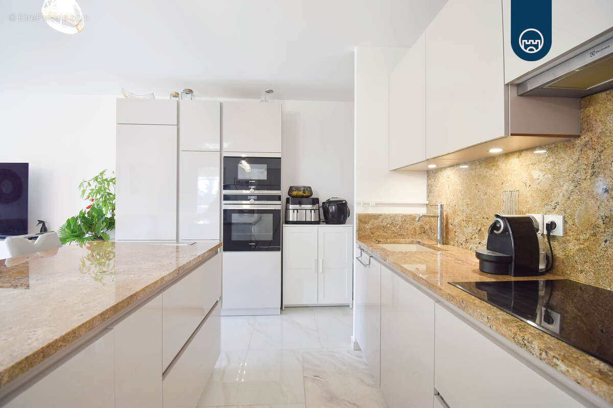 Appartement à SAINT-LAURENT-DU-VAR