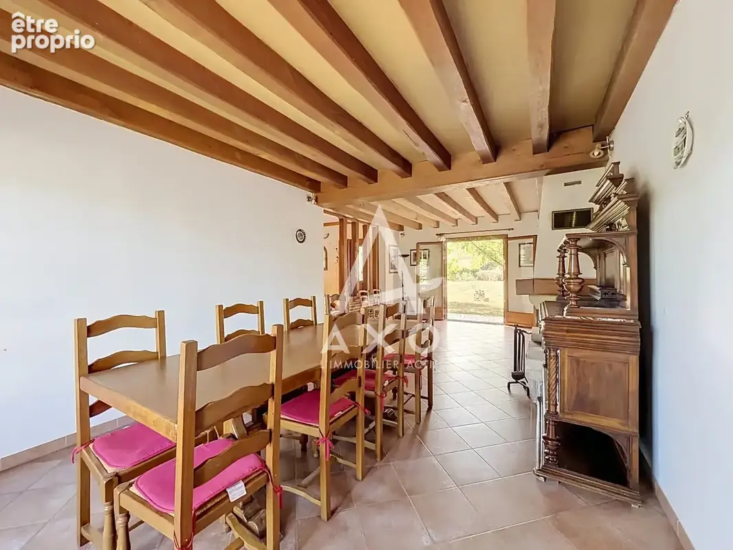 Maison familiale 5 chambres, sous-sol total et 8500m² de terrain - photo 3