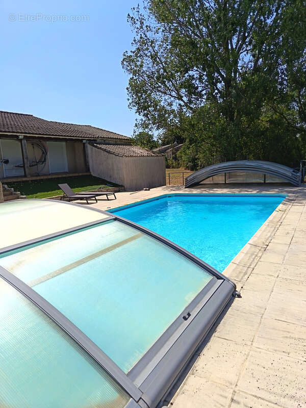 Belle villa avec piscine couverte sur 6.500m2 du terrain - photo 23