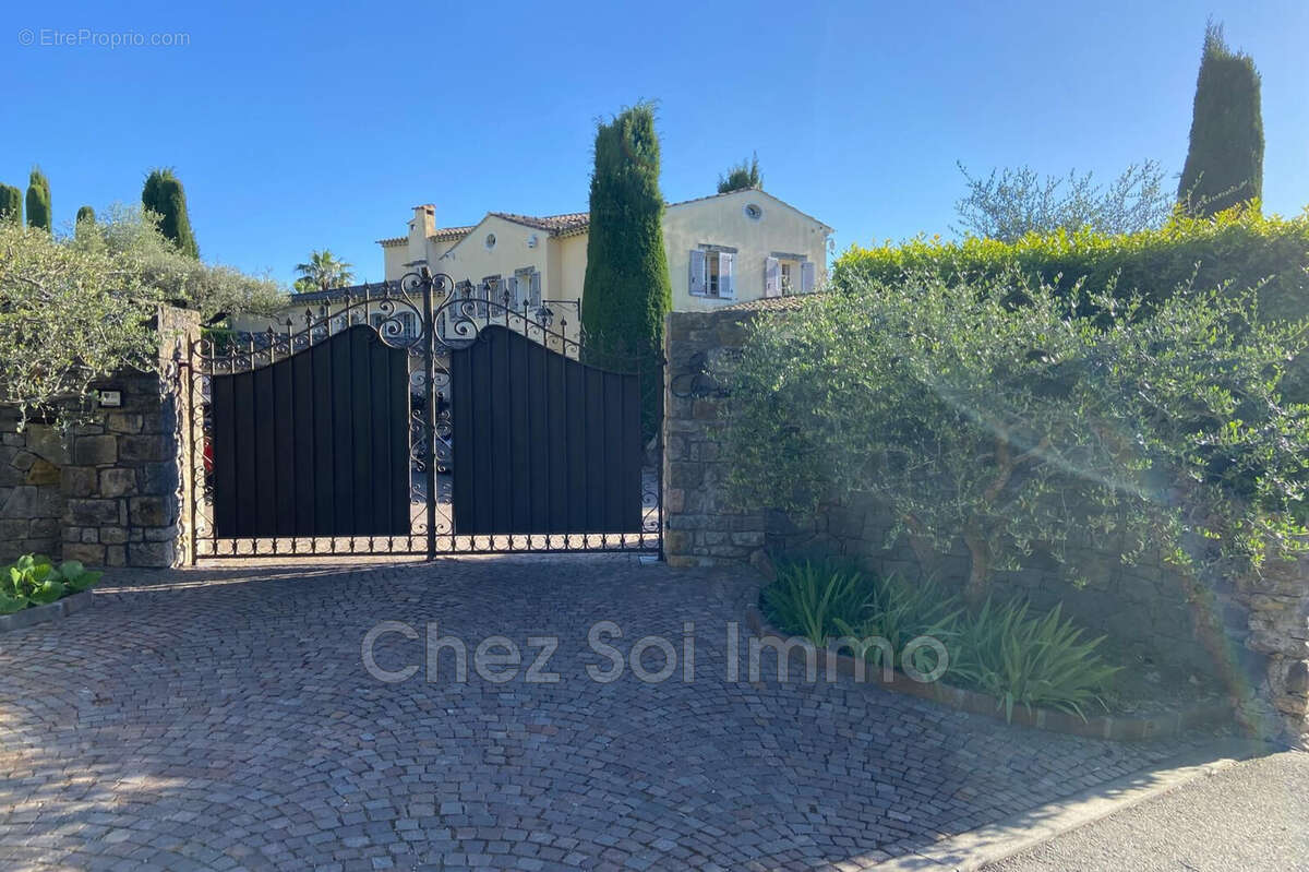 Maison à MOUGINS
