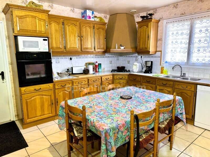 Maison à CREVECOEUR-EN-AUGE