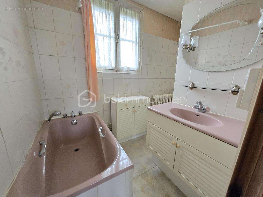 Maison à VARENNES-VAUZELLES