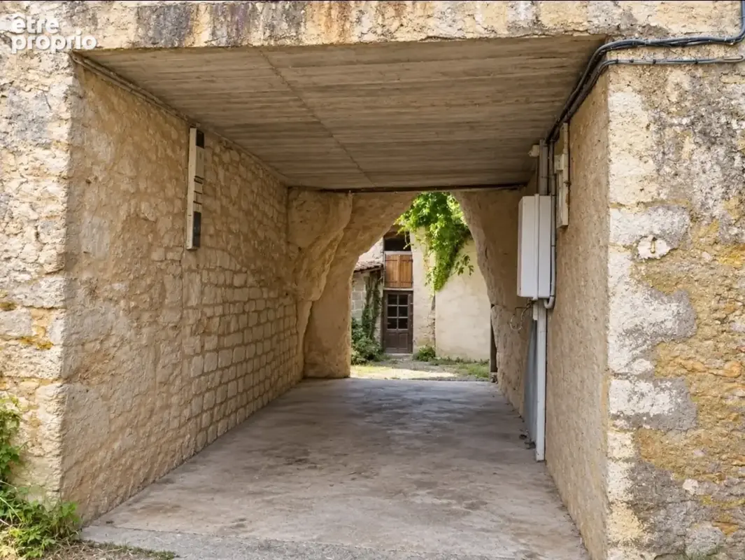 Maison à vendre 4 pièces proche THOUARS (79) MAISON à rénover partie troglodyte, cour, dépendance, terrain - photo 8