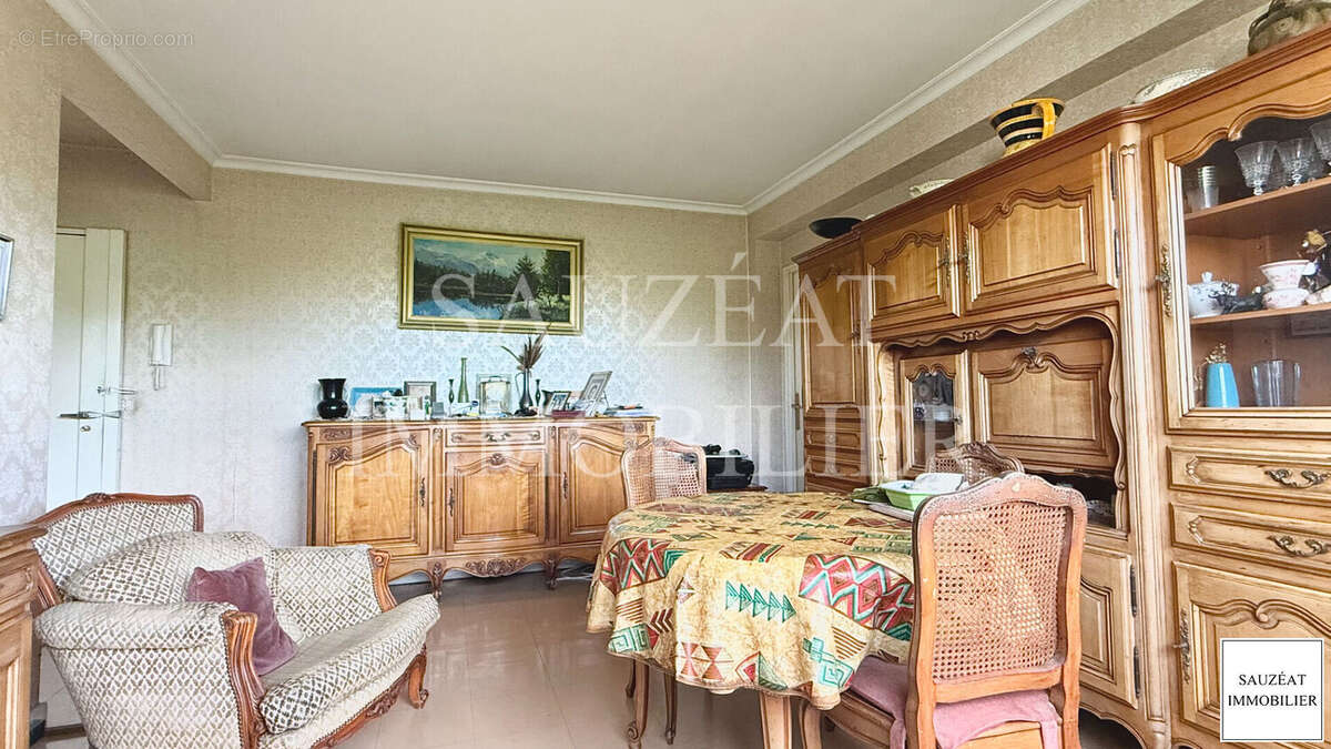 Appartement à MONTROUGE