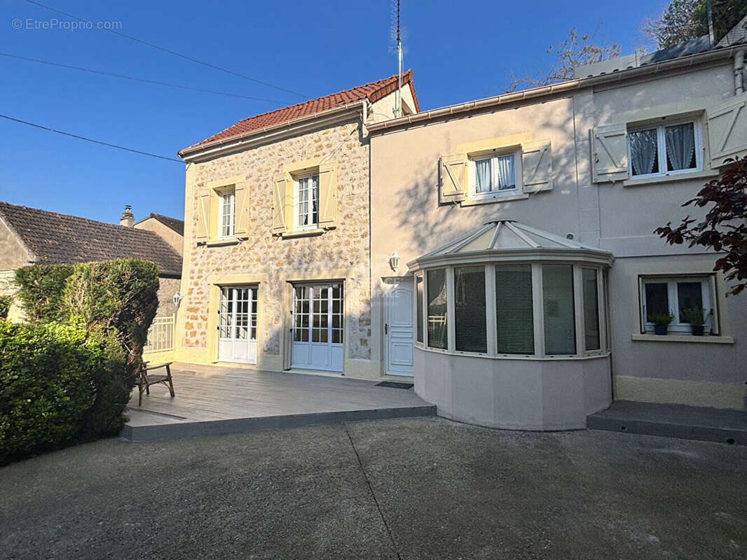 Maison à PONTOISE