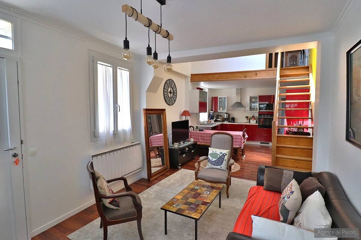 Maison à VERRIERES-LE-BUISSON