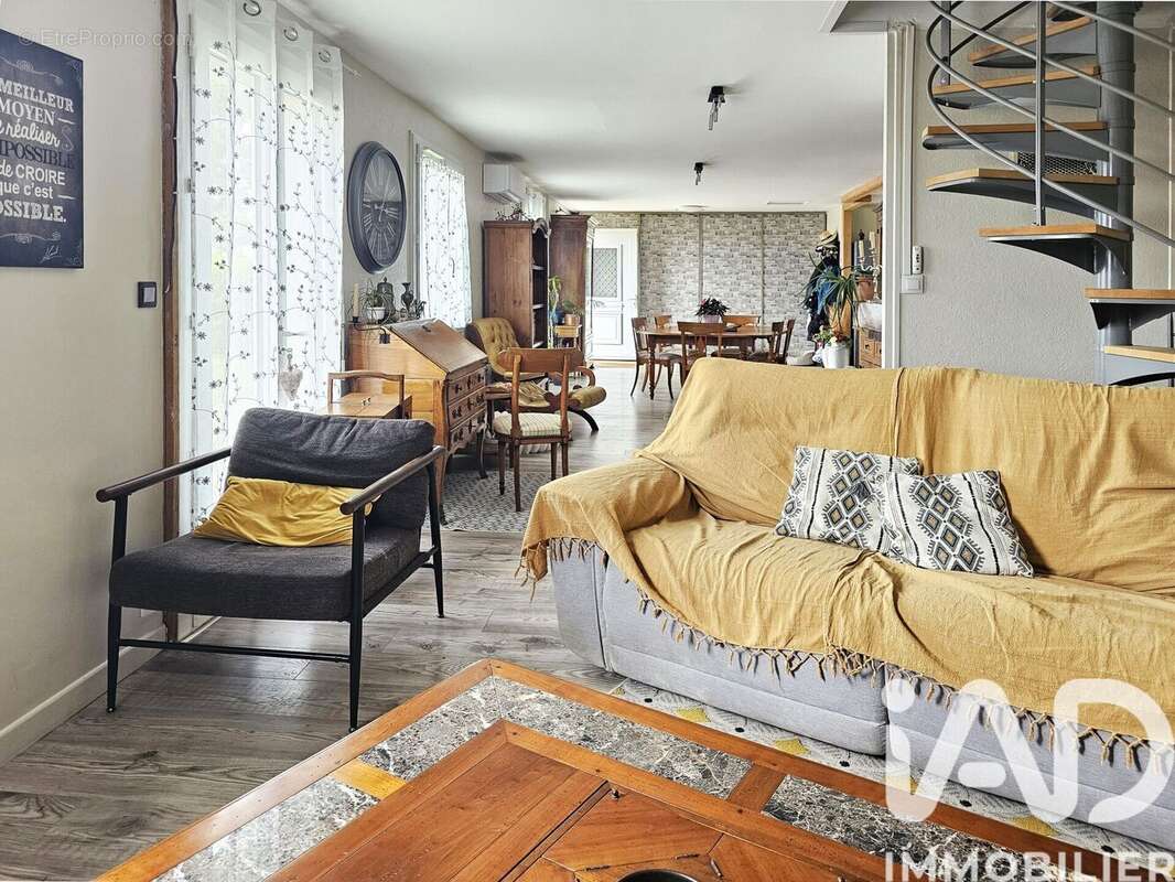 Maison 162 m² à Breville  - photo 6