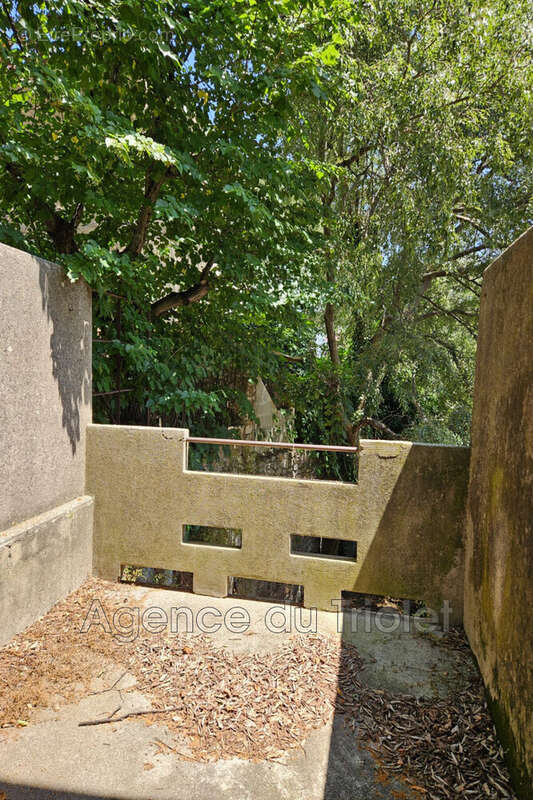 Maison à VIOLS-LE-FORT