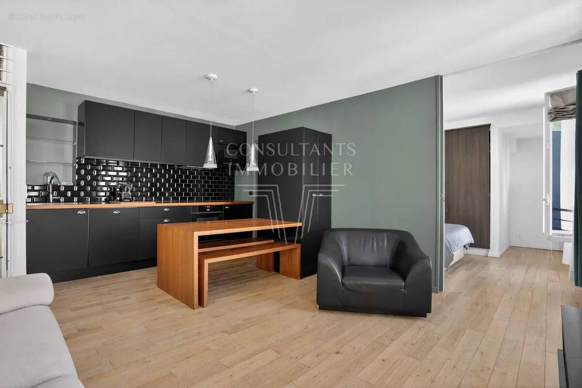 Appartement à PARIS-15E