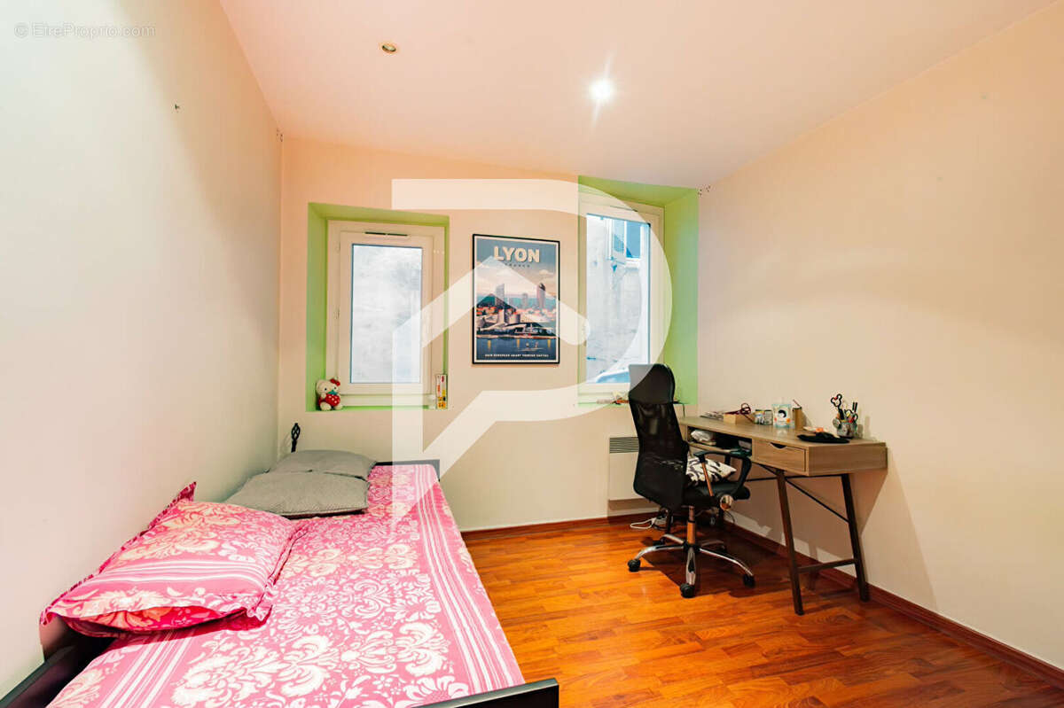 Appartement à MARSEILLE-2E