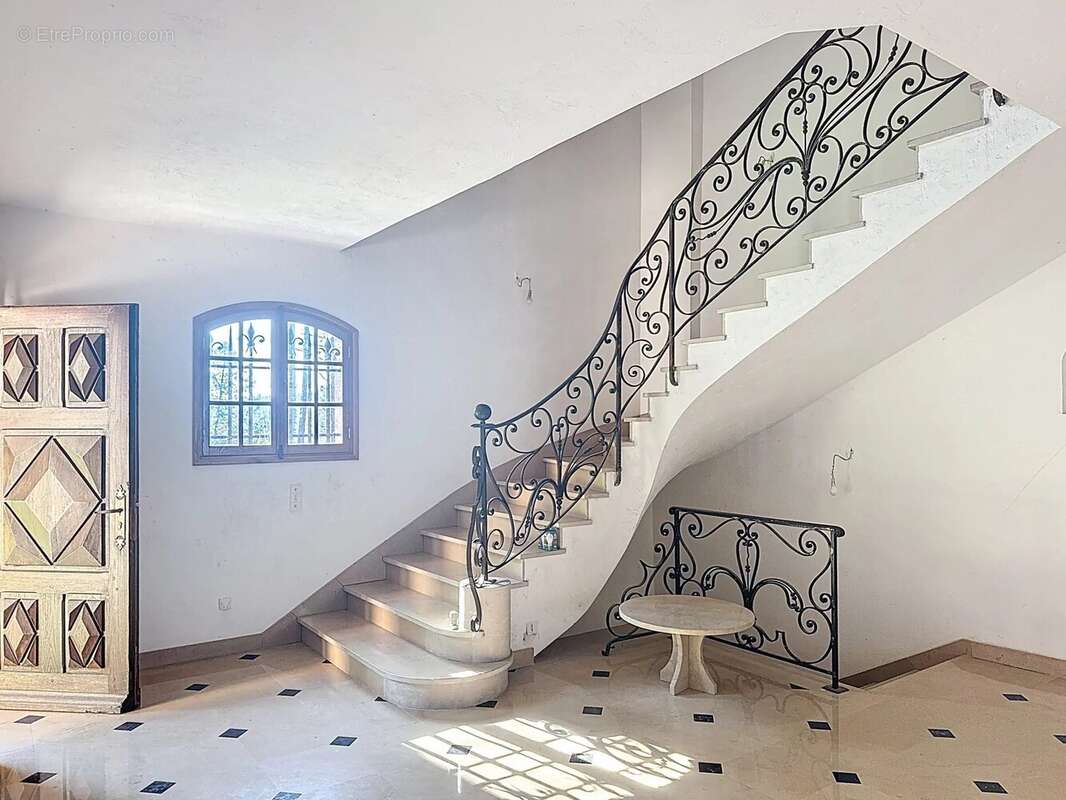 Maison à MANDELIEU-LA-NAPOULE