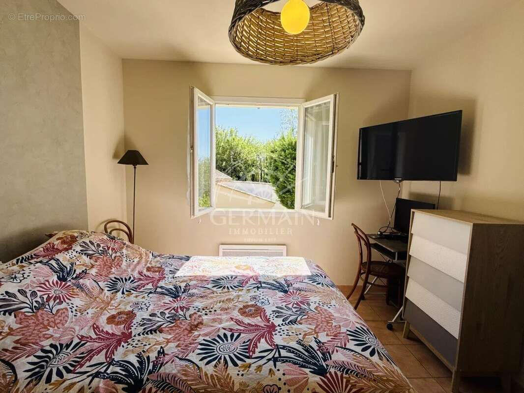 Maison à L'ISLE-SUR-LA-SORGUE