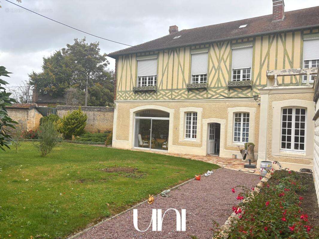 Maison à SAINT-PIERRE-SUR-DIVES