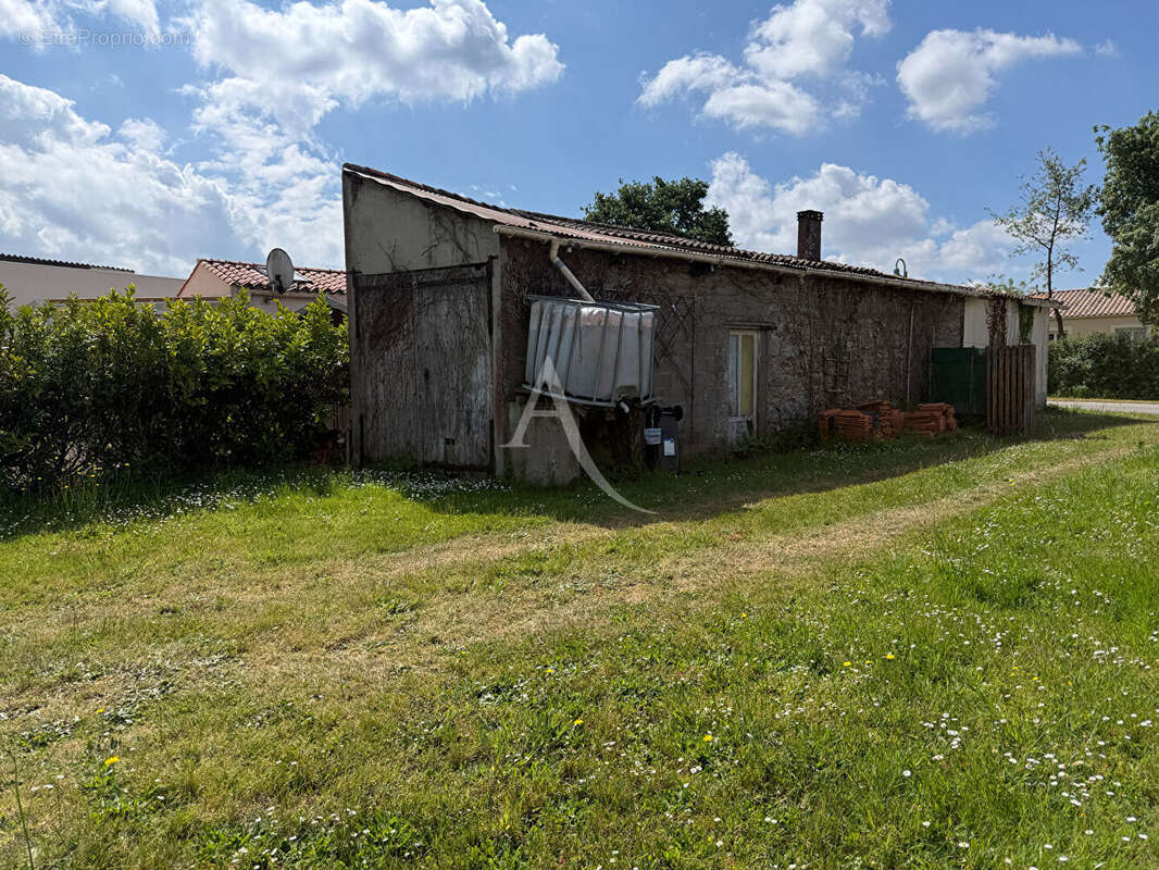 Maison à SAINT-AVAUGOURD-DES-LANDES
