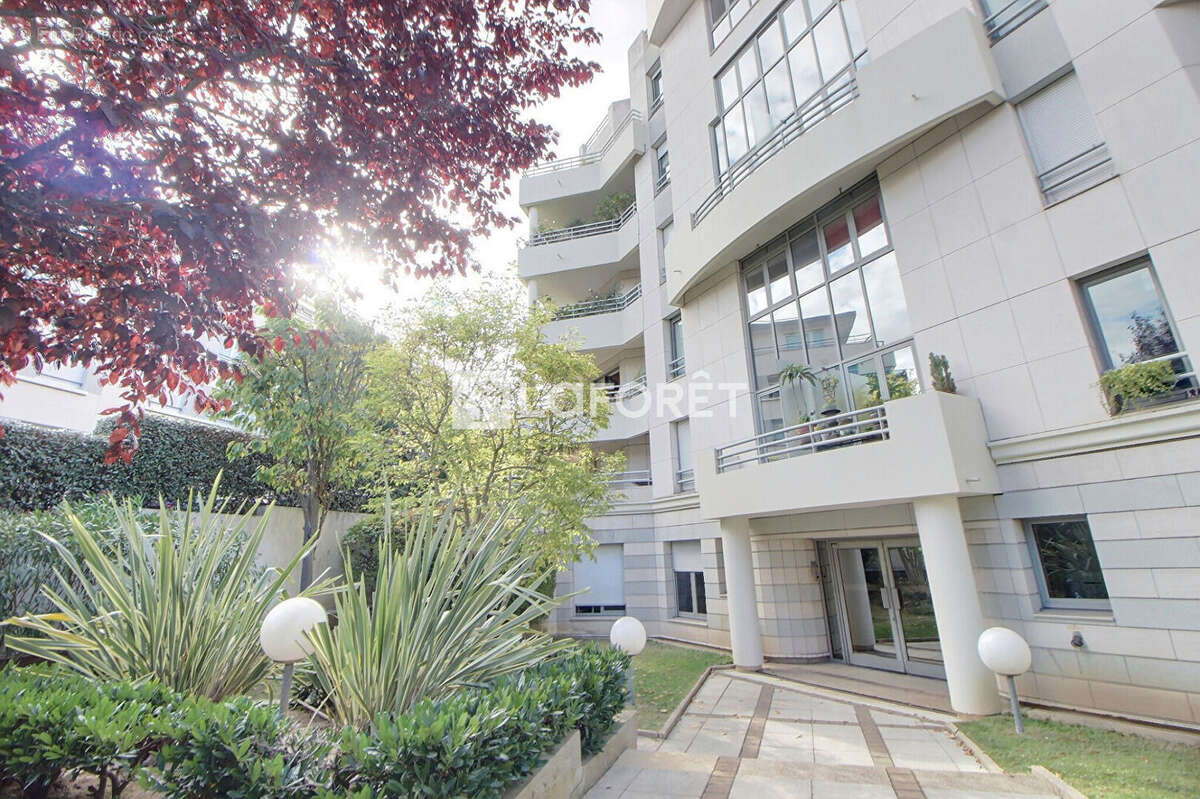 Appartement à SURESNES
