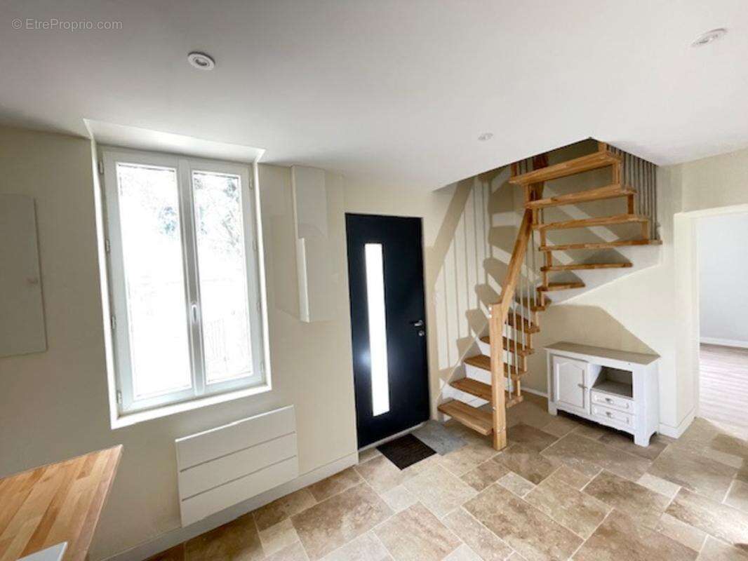 Elégante maison réhabilitée; prête à vivre ANGOULEME (16) - photo 3