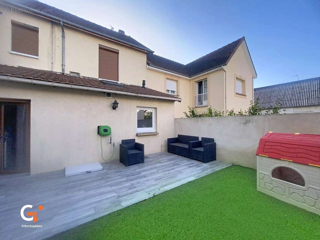 Maison à SAINT-ETIENNE-DU-ROUVRAY