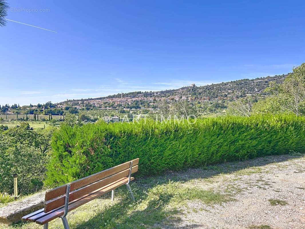 Maison à SAINT-SATURNIN-LES-APT