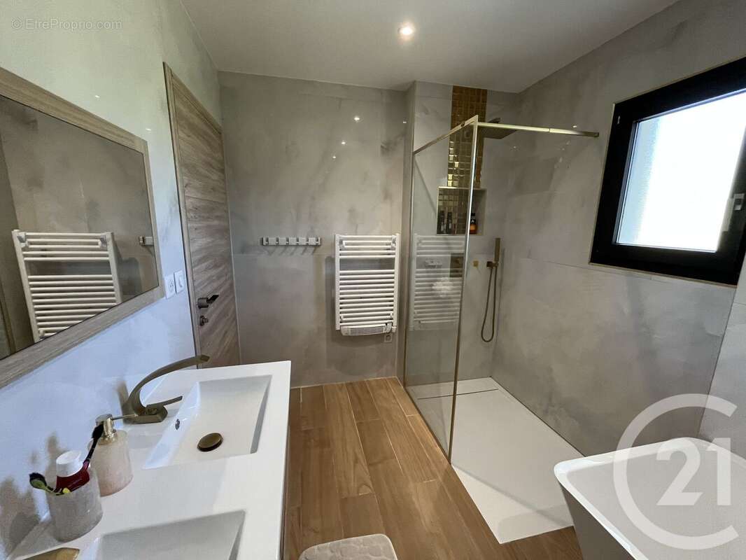 Maison 196 m² à Goyrans  - photo 14